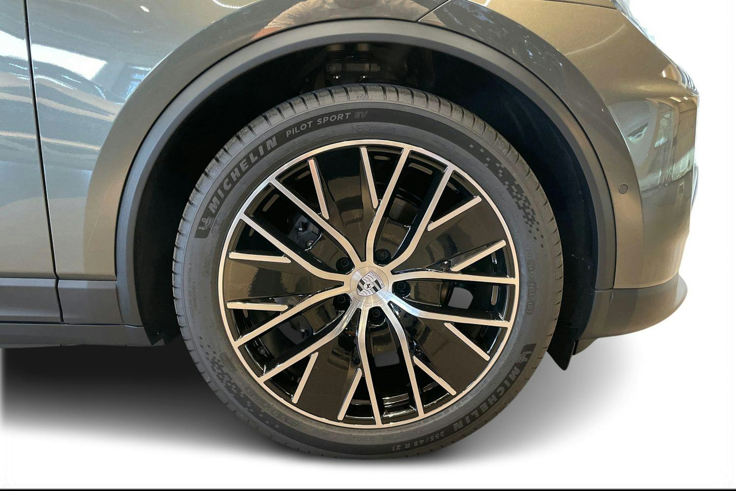 vihreä Porsche Macan 2025 kuva 10.