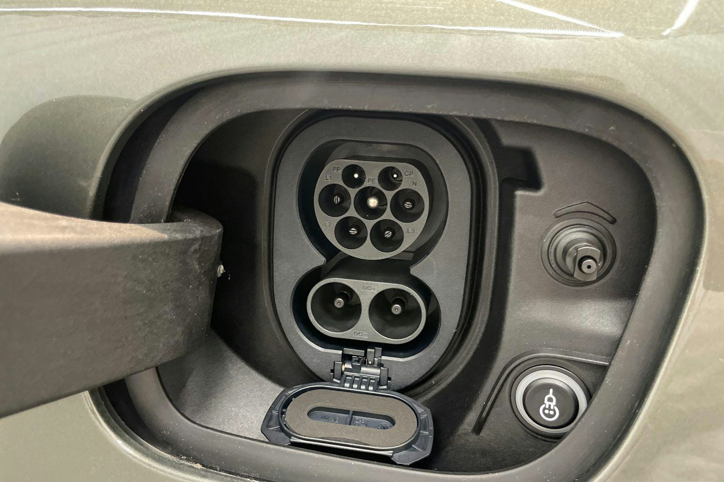 vihreä Porsche Macan 2025 kuva 15.