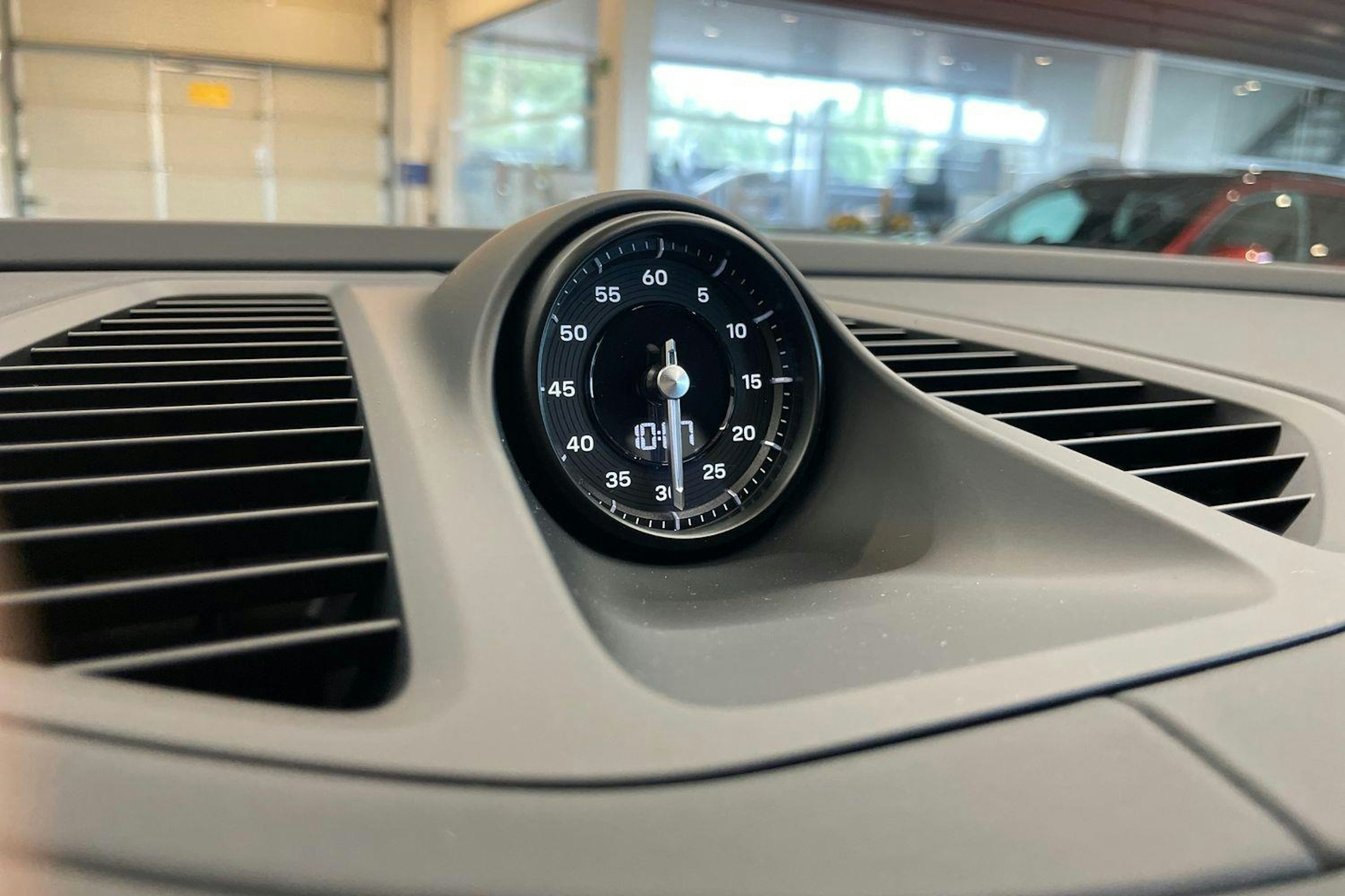 vihreä Porsche Macan 2025 kuva 18.