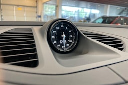 vihreä Porsche Macan 2025 kuva 18.