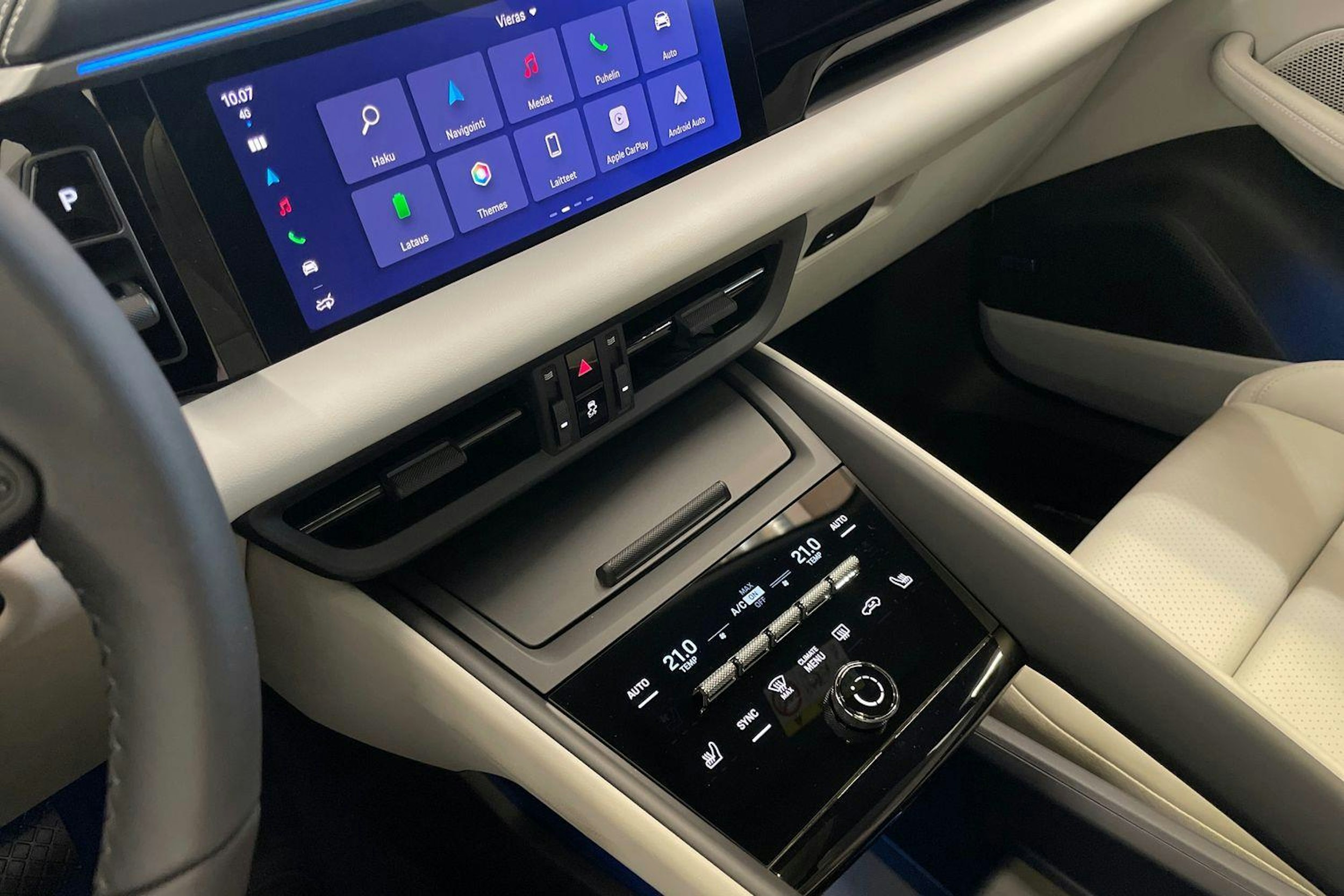 vihreä Porsche Macan 2025 kuva 19.