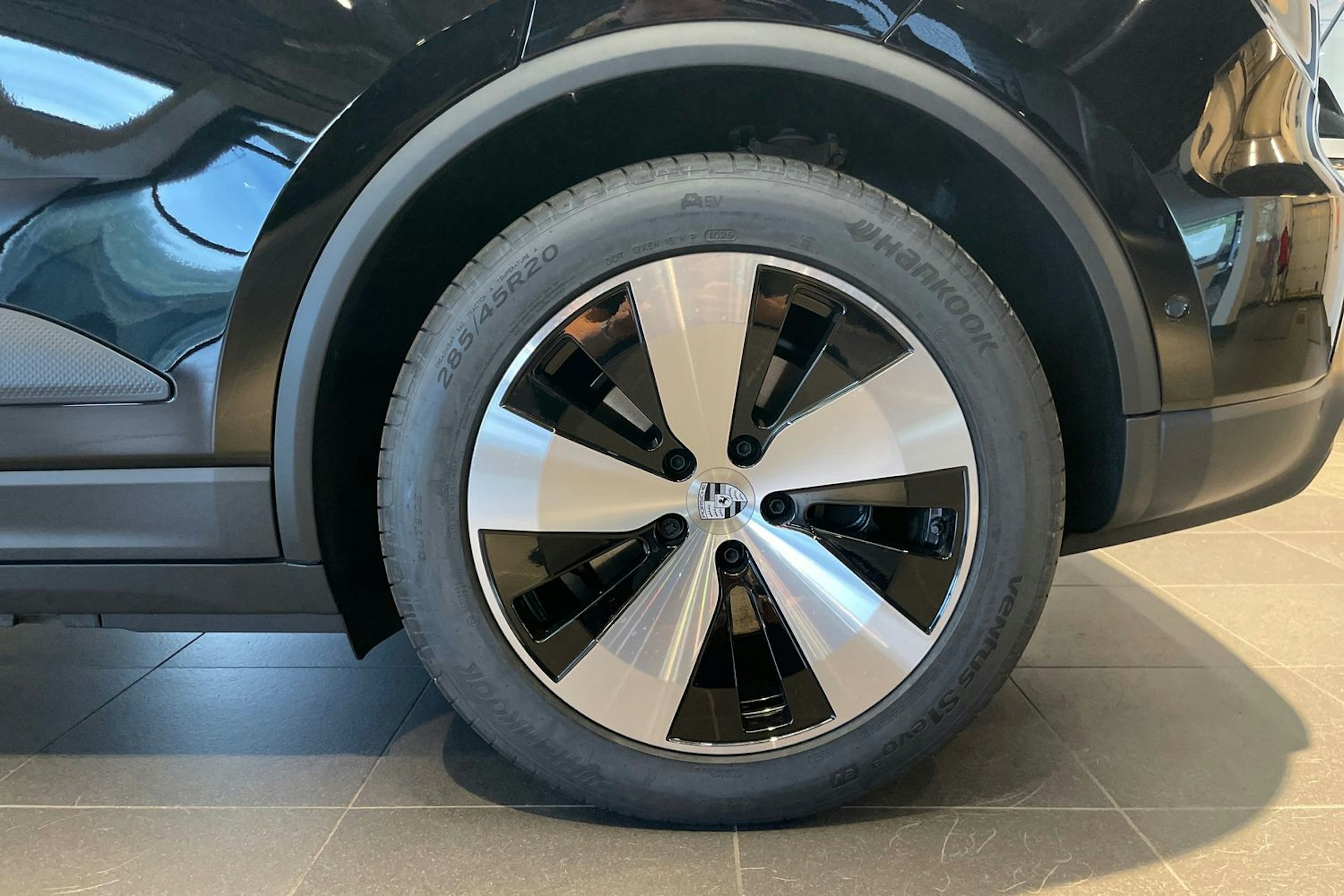 musta Porsche Macan 2025 kuva 10.