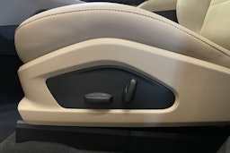 musta Porsche Macan 2025 kuva 11.