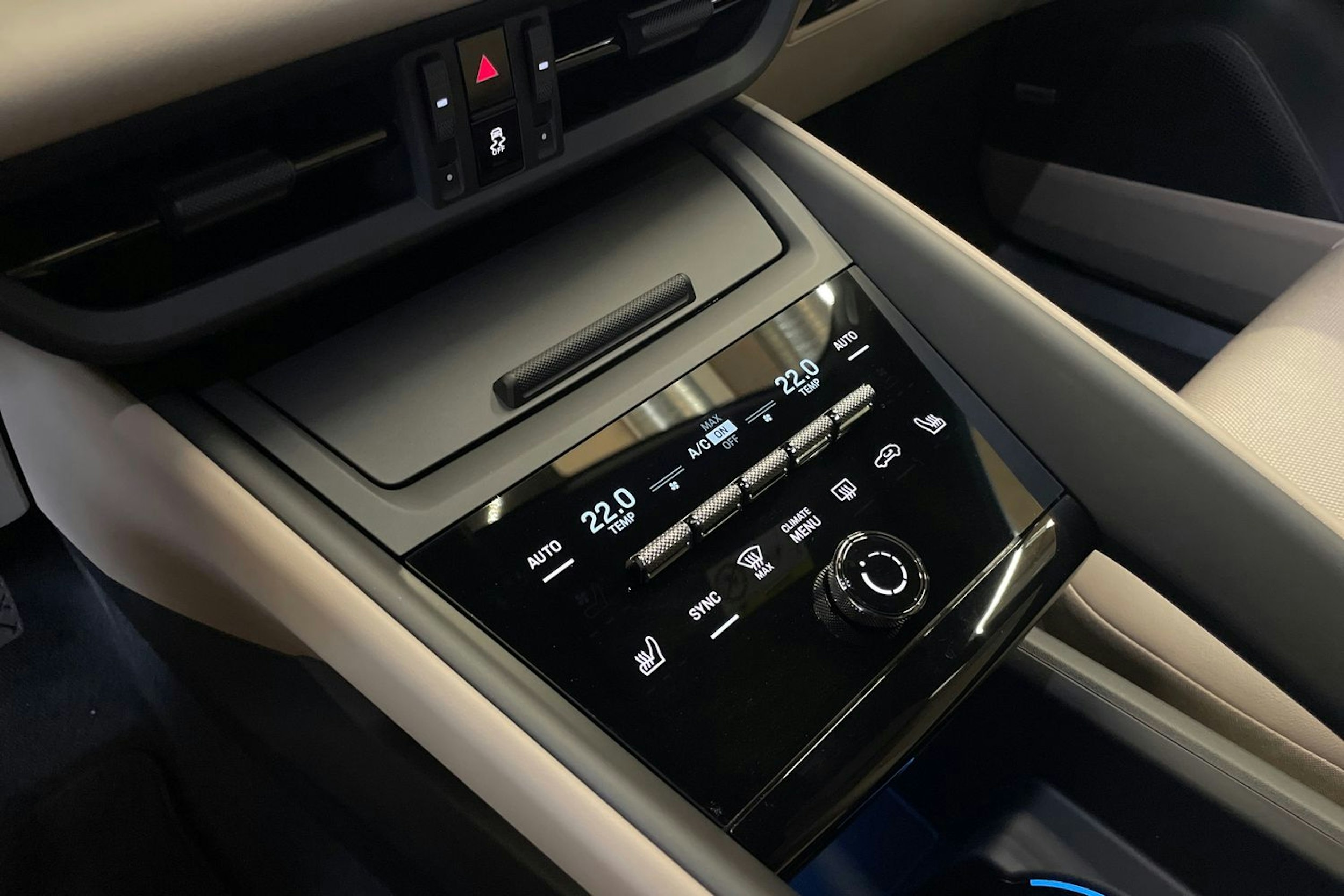 musta Porsche Macan 2025 kuva 16.
