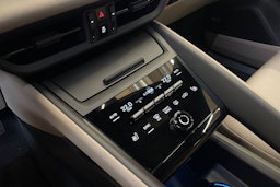 musta Porsche Macan 2025 kuva 16.