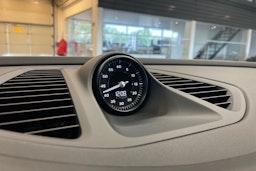musta Porsche Macan 2025 kuva 17.