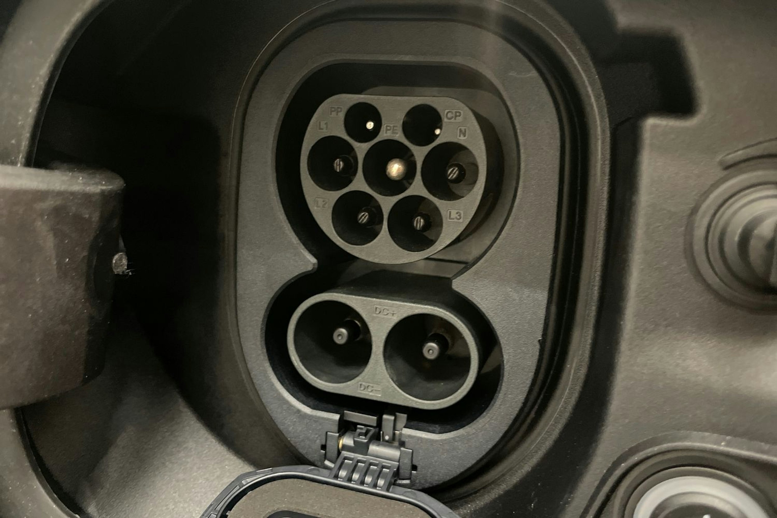 musta Porsche Macan 2025 kuva 20.
