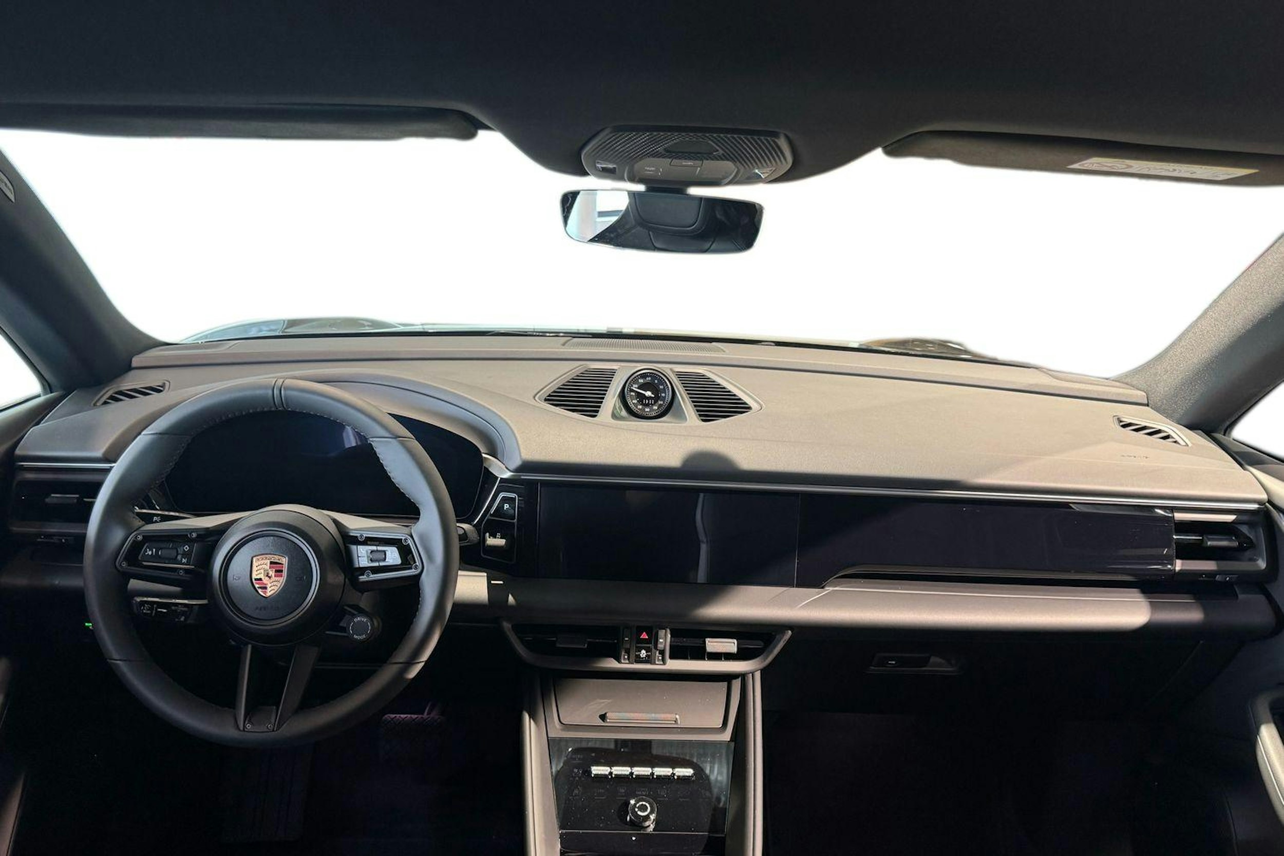 musta Porsche Macan 2025 kuva 7.