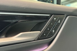 musta Porsche Macan 2025 kuva 13.