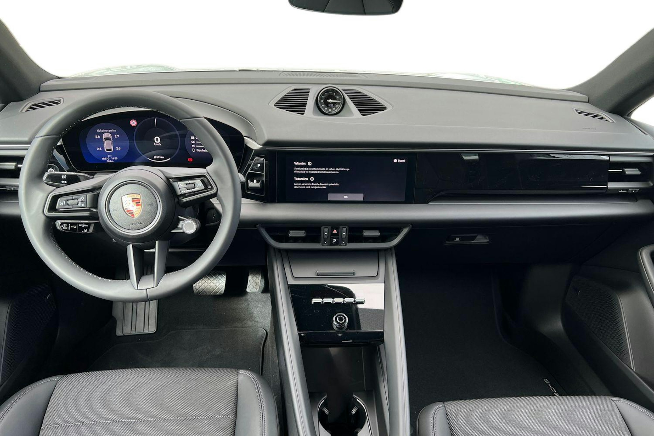 harmaa Porsche Macan 2025 kuva 7.