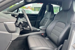 harmaa Porsche Macan 2025 kuva 10.