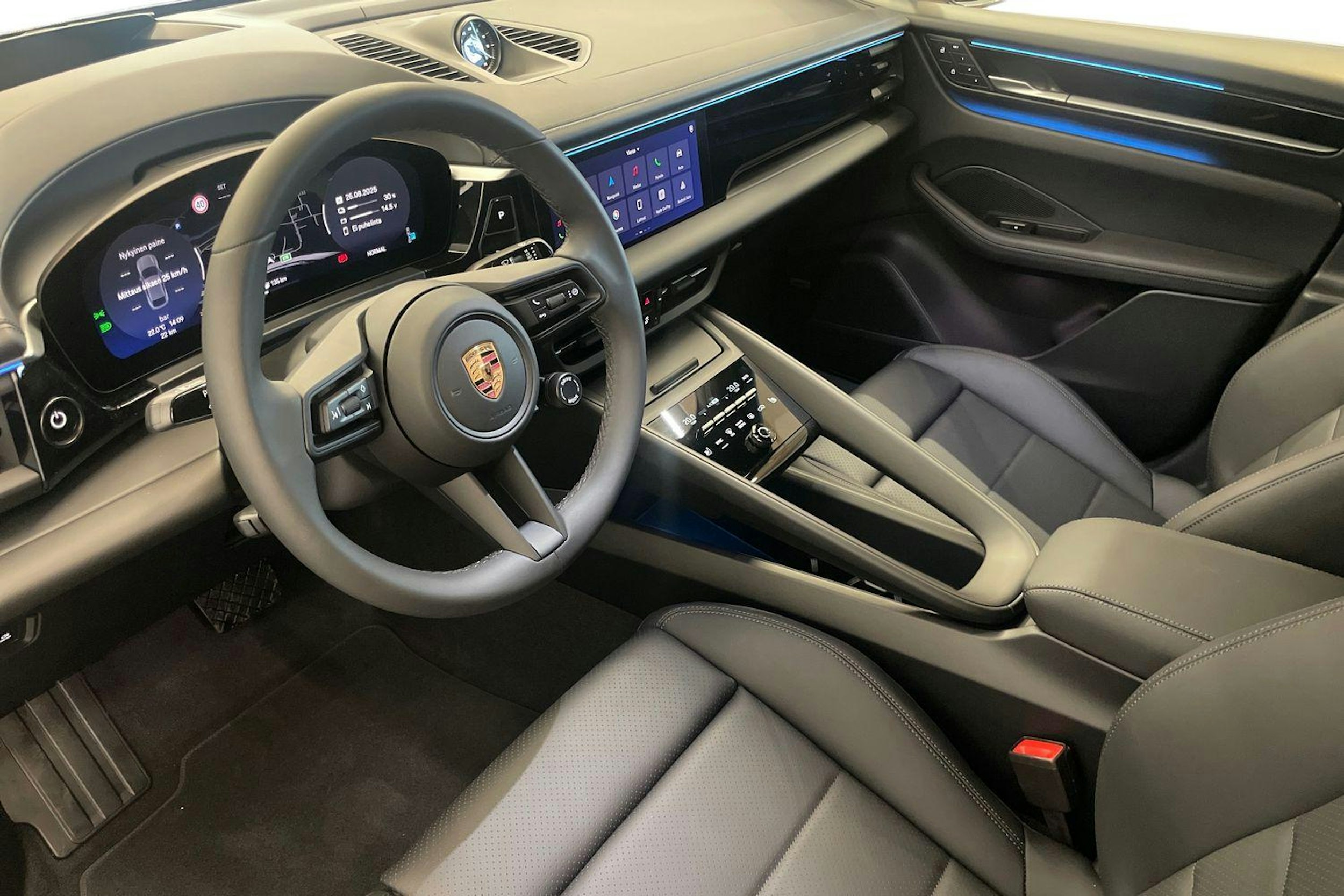 musta Porsche Macan 2025 kuva 6.