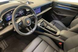 musta Porsche Macan 2025 kuva 6.