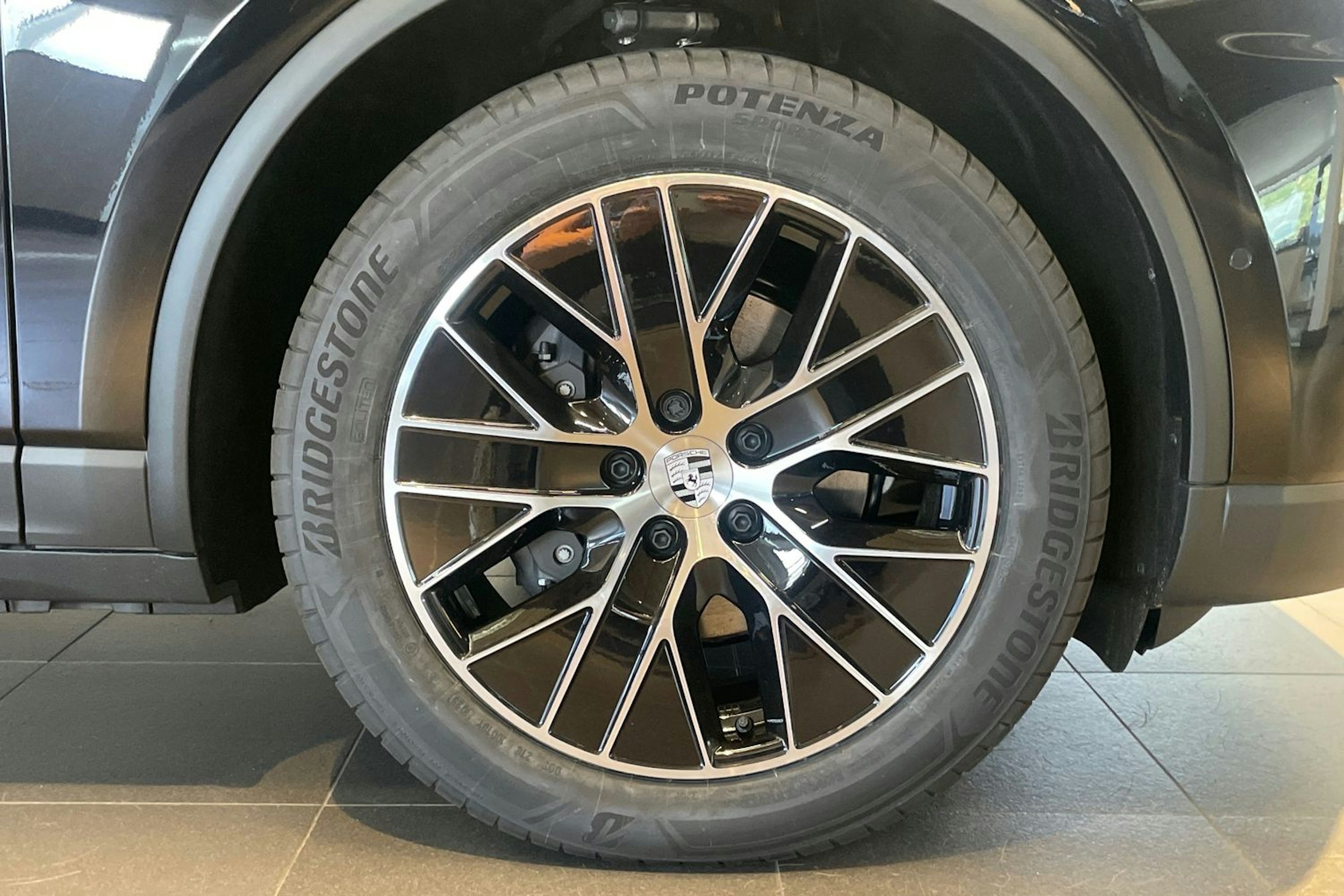 musta Porsche Macan 2025 kuva 10.
