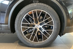 musta Porsche Macan 2025 kuva 10.
