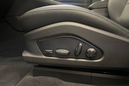 musta Porsche Macan 2025 kuva 11.