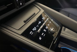 musta Porsche Macan 2025 kuva 15.