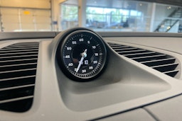 musta Porsche Macan 2025 kuva 17.