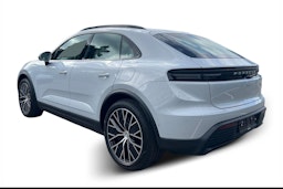 harmaa Porsche Macan 2025 kuva 2.
