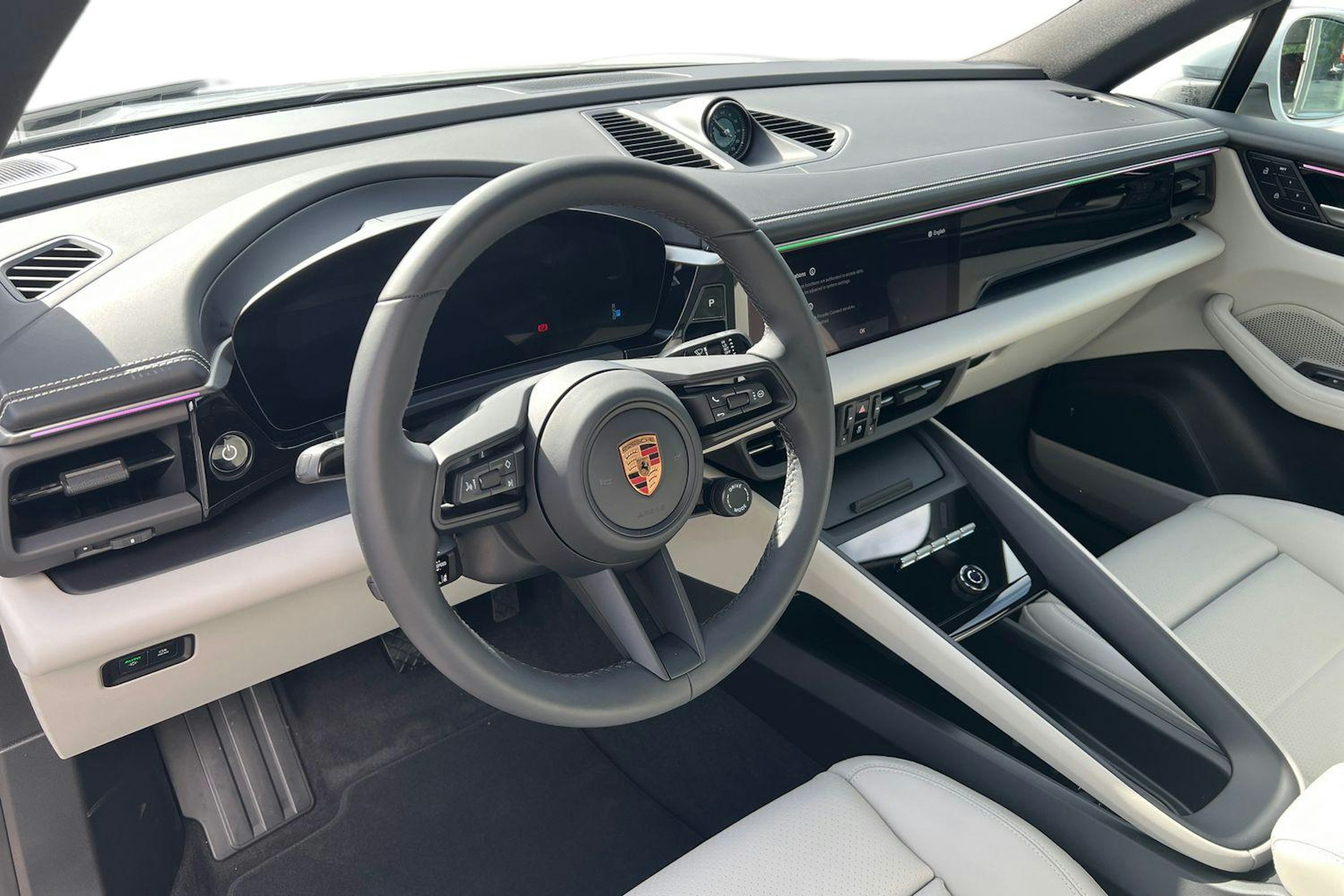 harmaa Porsche Macan 2025 kuva 6.