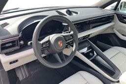 harmaa Porsche Macan 2025 kuva 6.