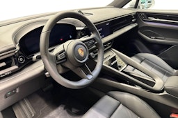 harmaa Porsche Macan 2025 kuva 6.