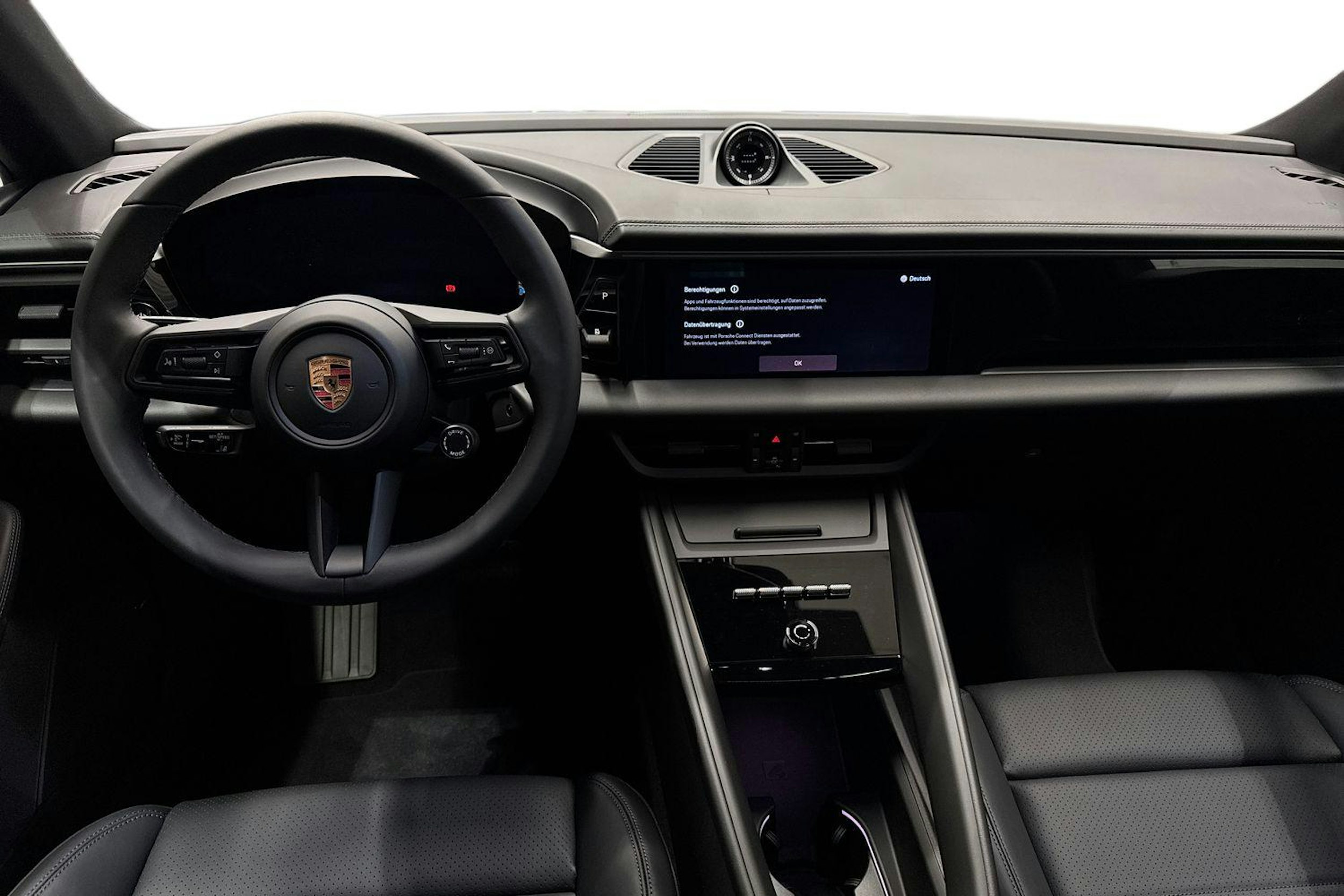 harmaa Porsche Macan 2025 kuva 7.