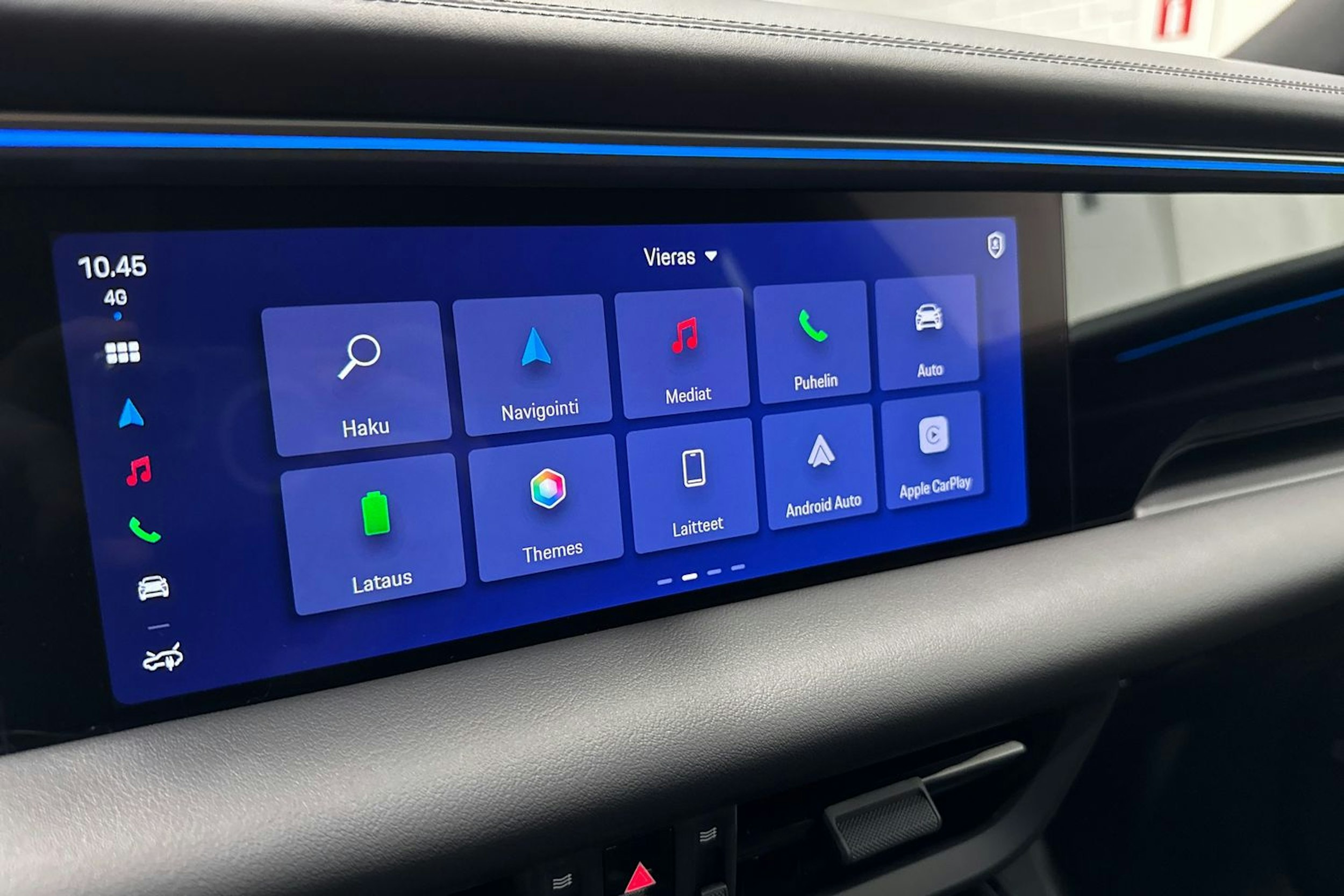 harmaa Porsche Macan 2025 kuva 14.