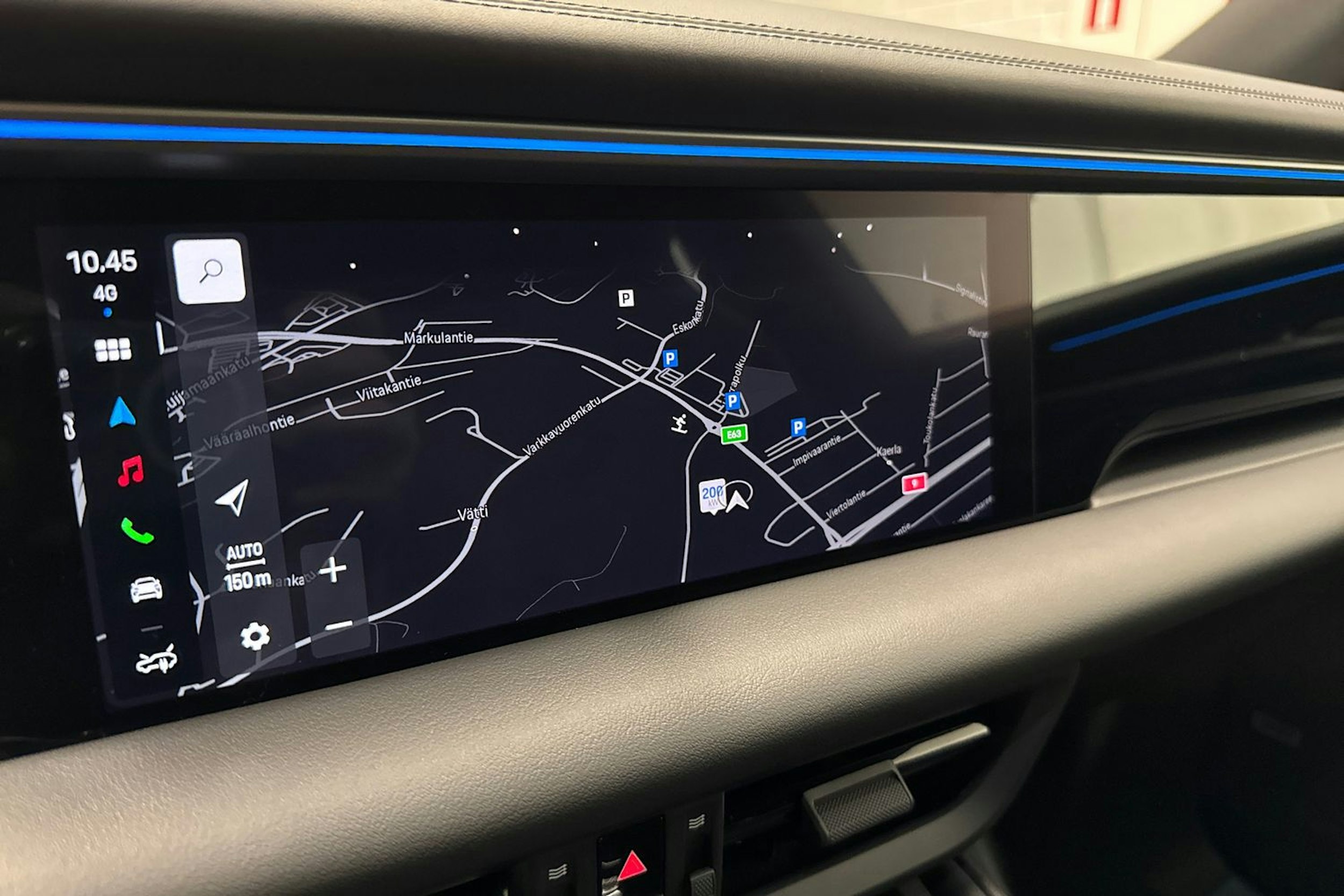 harmaa Porsche Macan 2025 kuva 15.