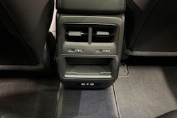 harmaa Porsche Macan 2025 kuva 20.