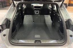 harmaa Porsche Macan 2025 kuva 23.