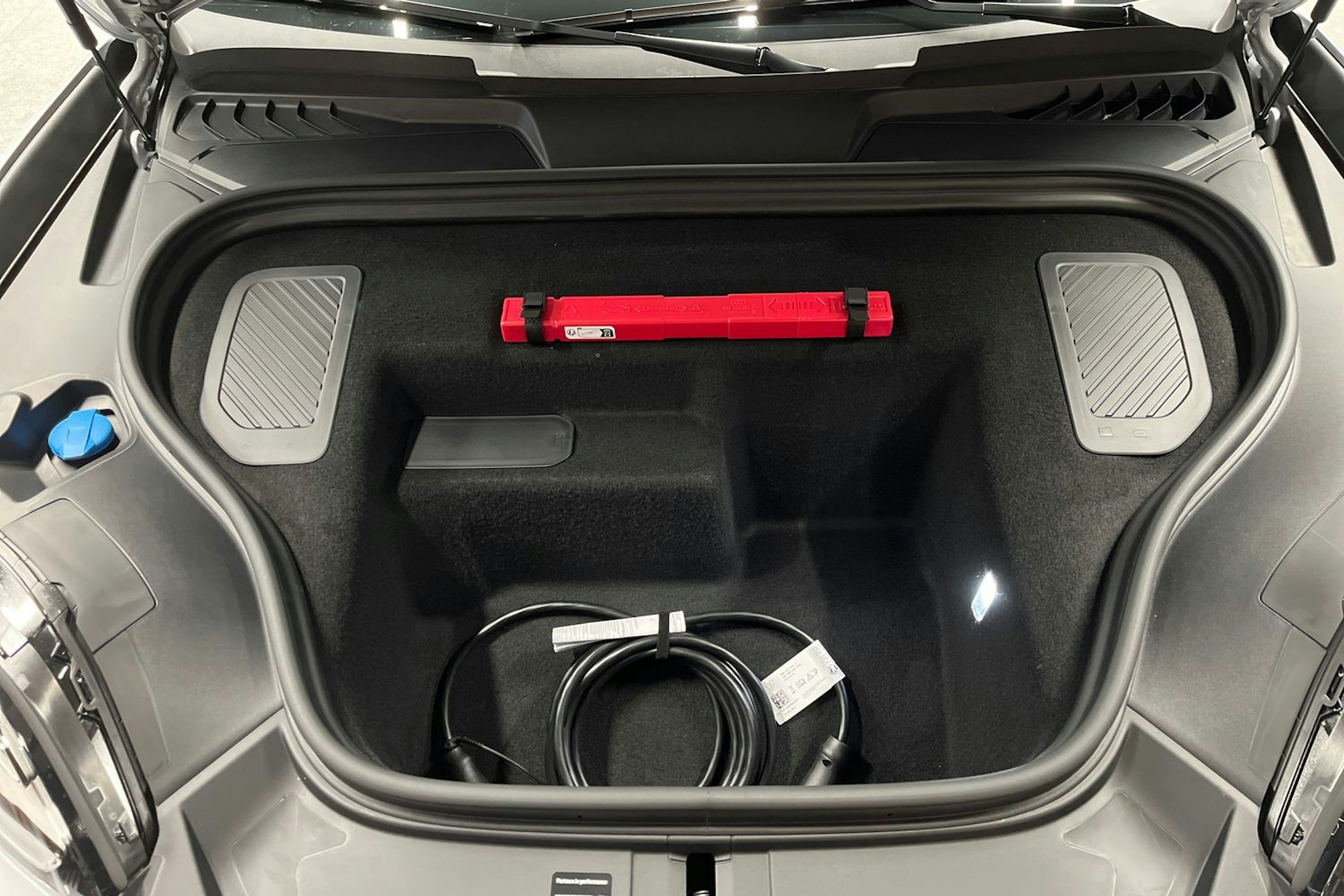 harmaa Porsche Macan 2025 kuva 26.