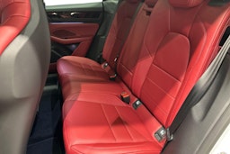 harmaa Porsche Macan 2025 kuva 8.