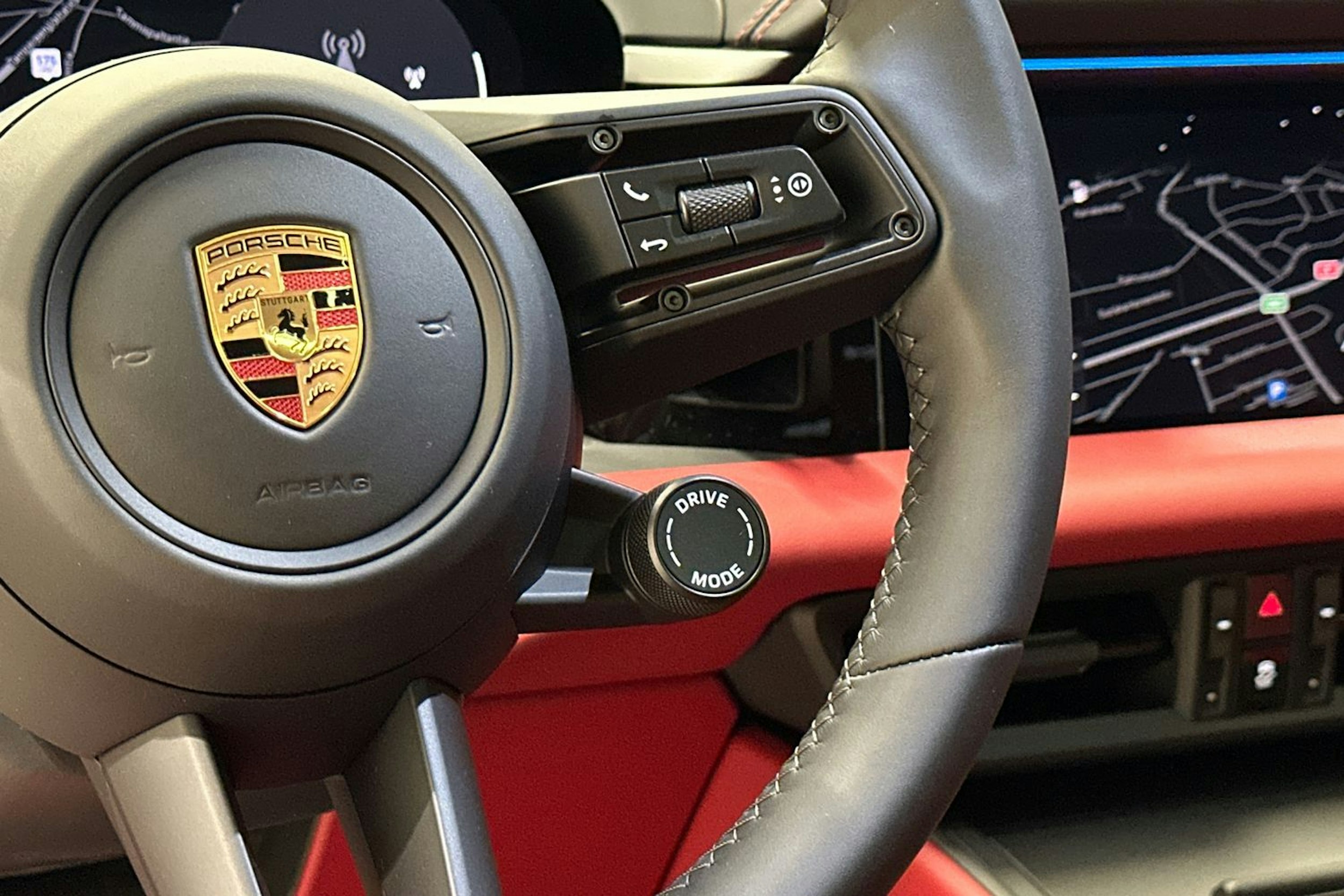 harmaa Porsche Macan 2025 kuva 11.
