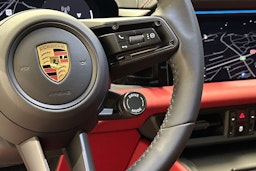 harmaa Porsche Macan 2025 kuva 11.
