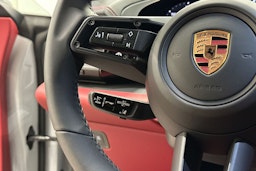 harmaa Porsche Macan 2025 kuva 12.