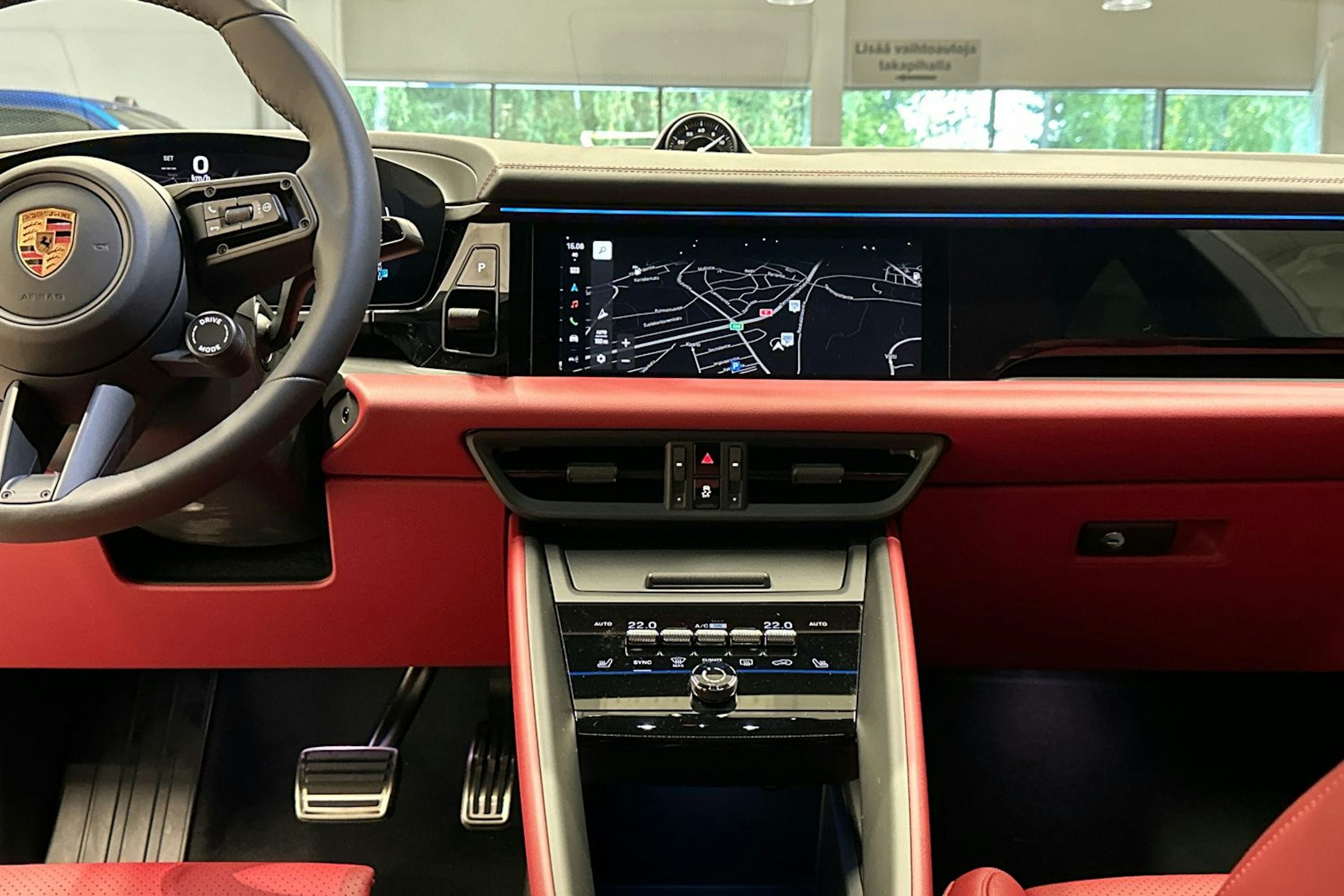 harmaa Porsche Macan 2025 kuva 13.