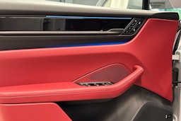 harmaa Porsche Macan 2025 kuva 15.