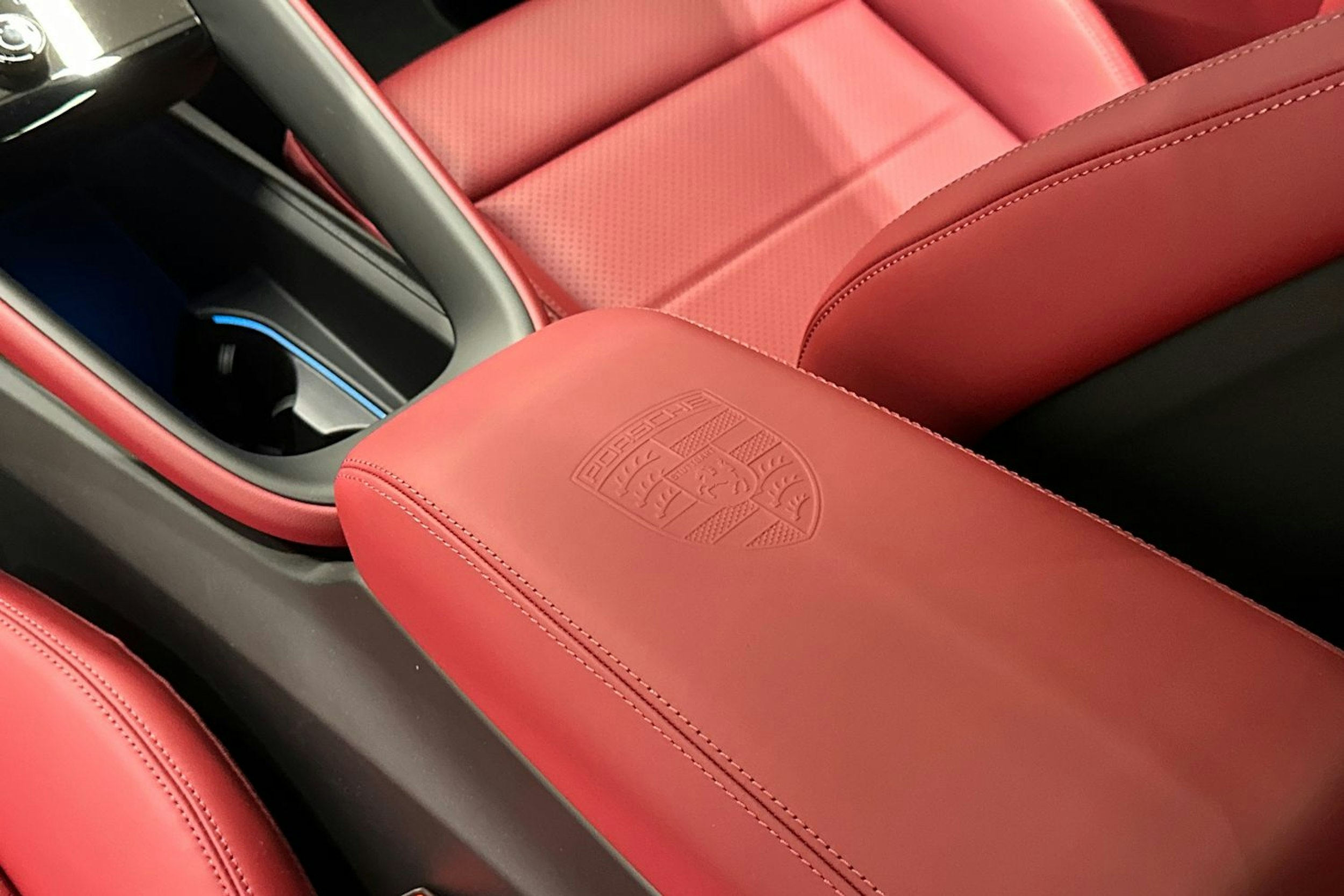 harmaa Porsche Macan 2025 kuva 20.