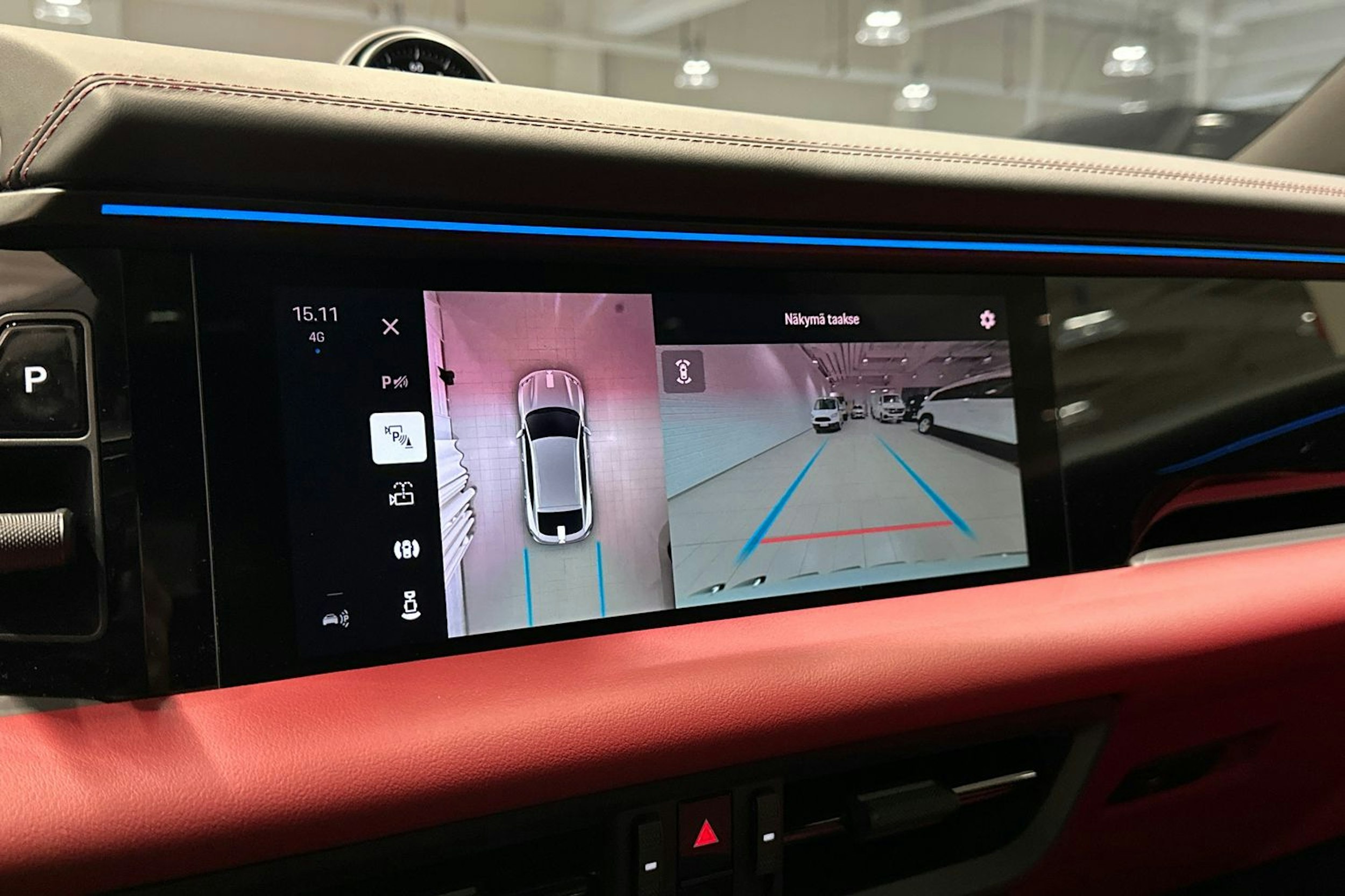 harmaa Porsche Macan 2025 kuva 21.