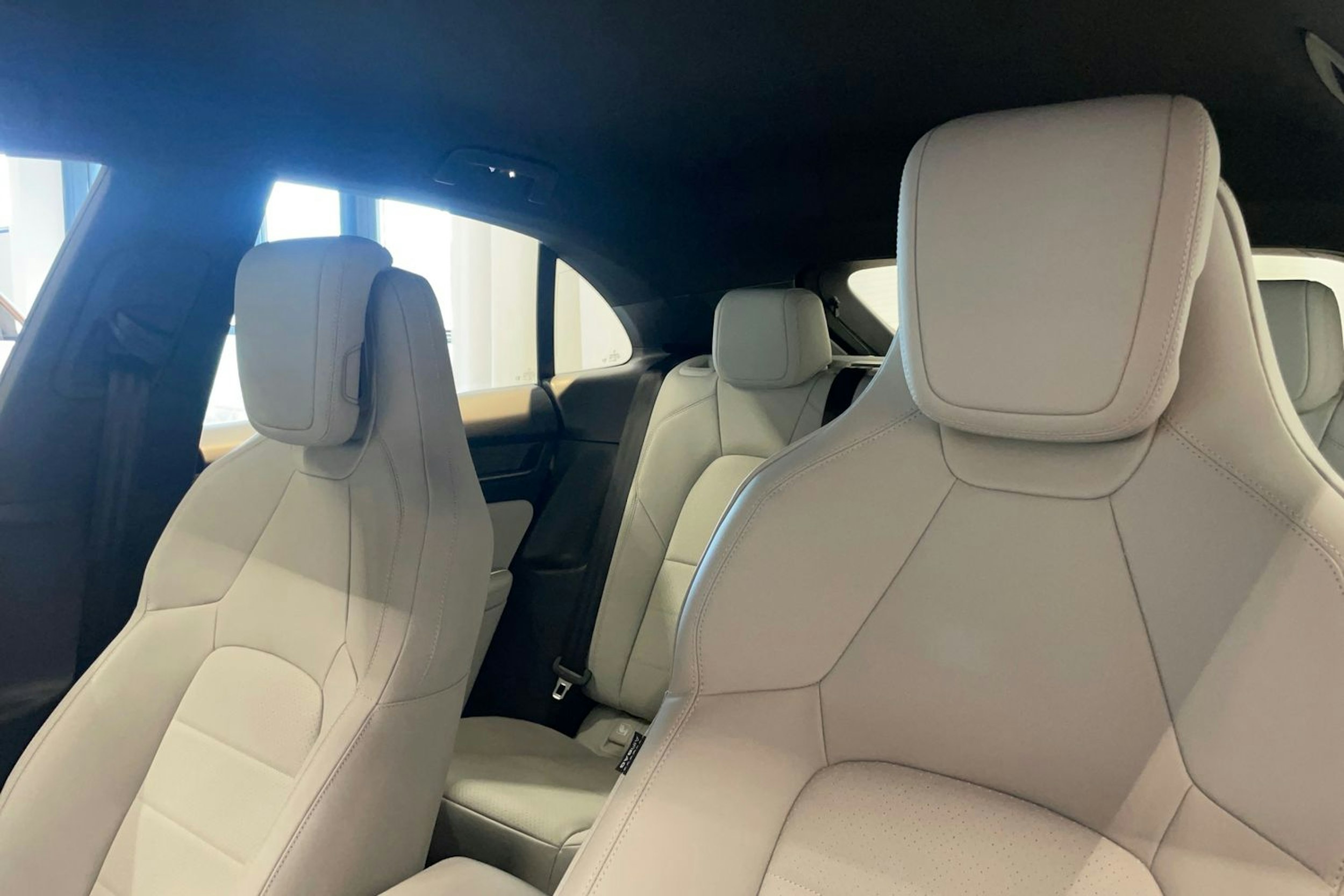 musta Porsche Macan 2025 kuva 12.