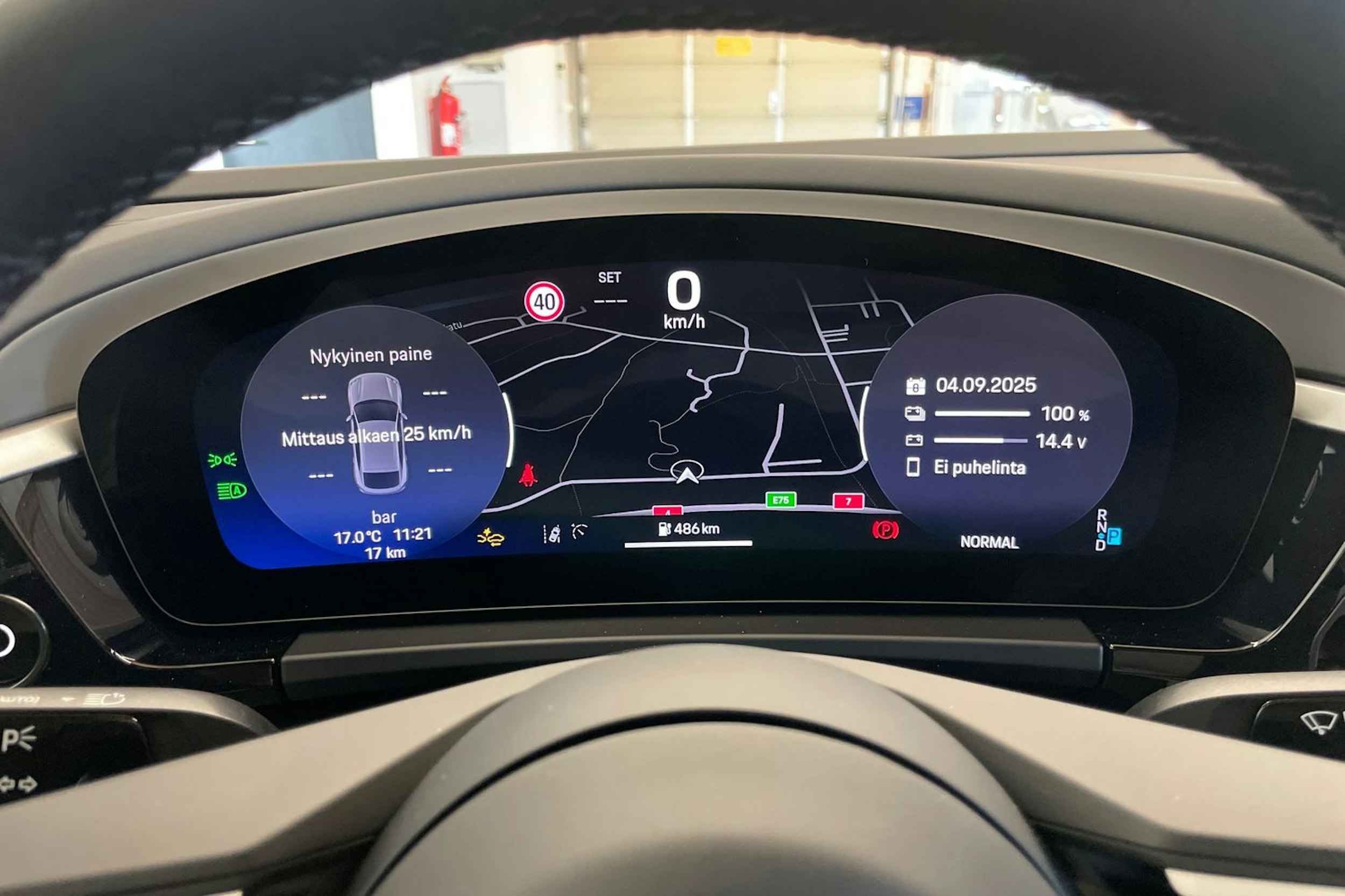 musta Porsche Macan 2025 kuva 14.