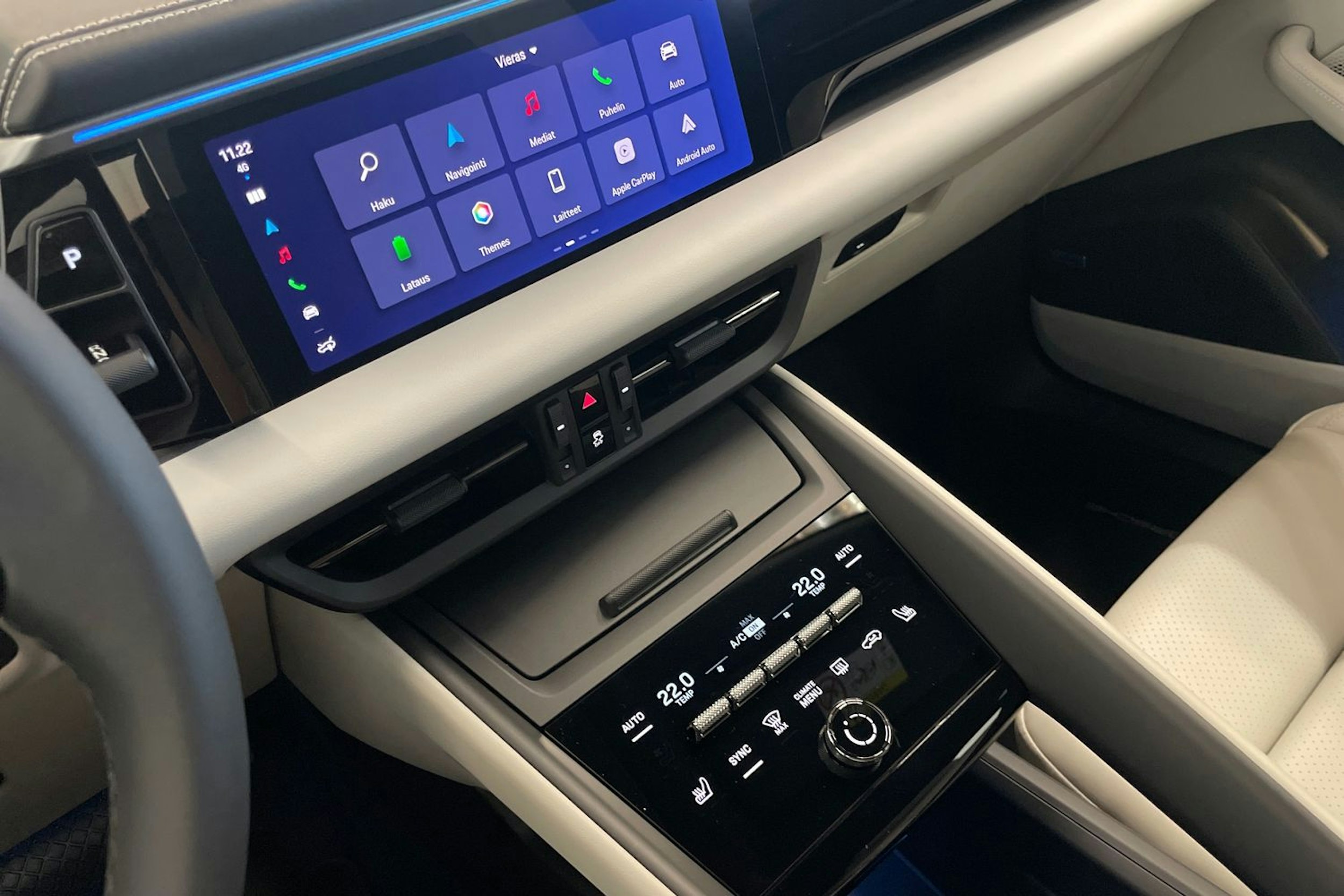 musta Porsche Macan 2025 kuva 16.