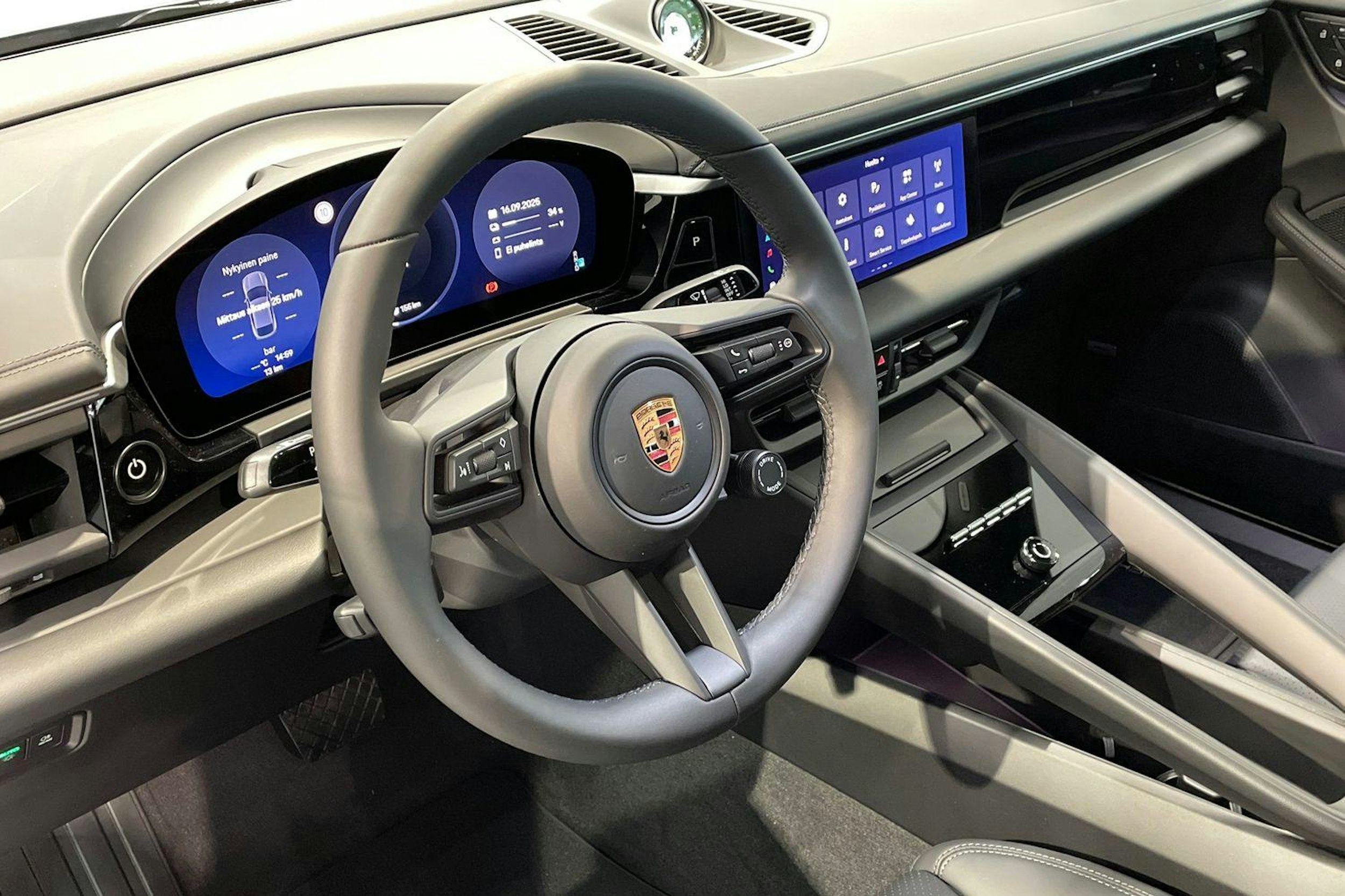 vihreä Porsche Macan 2025 kuva 6.