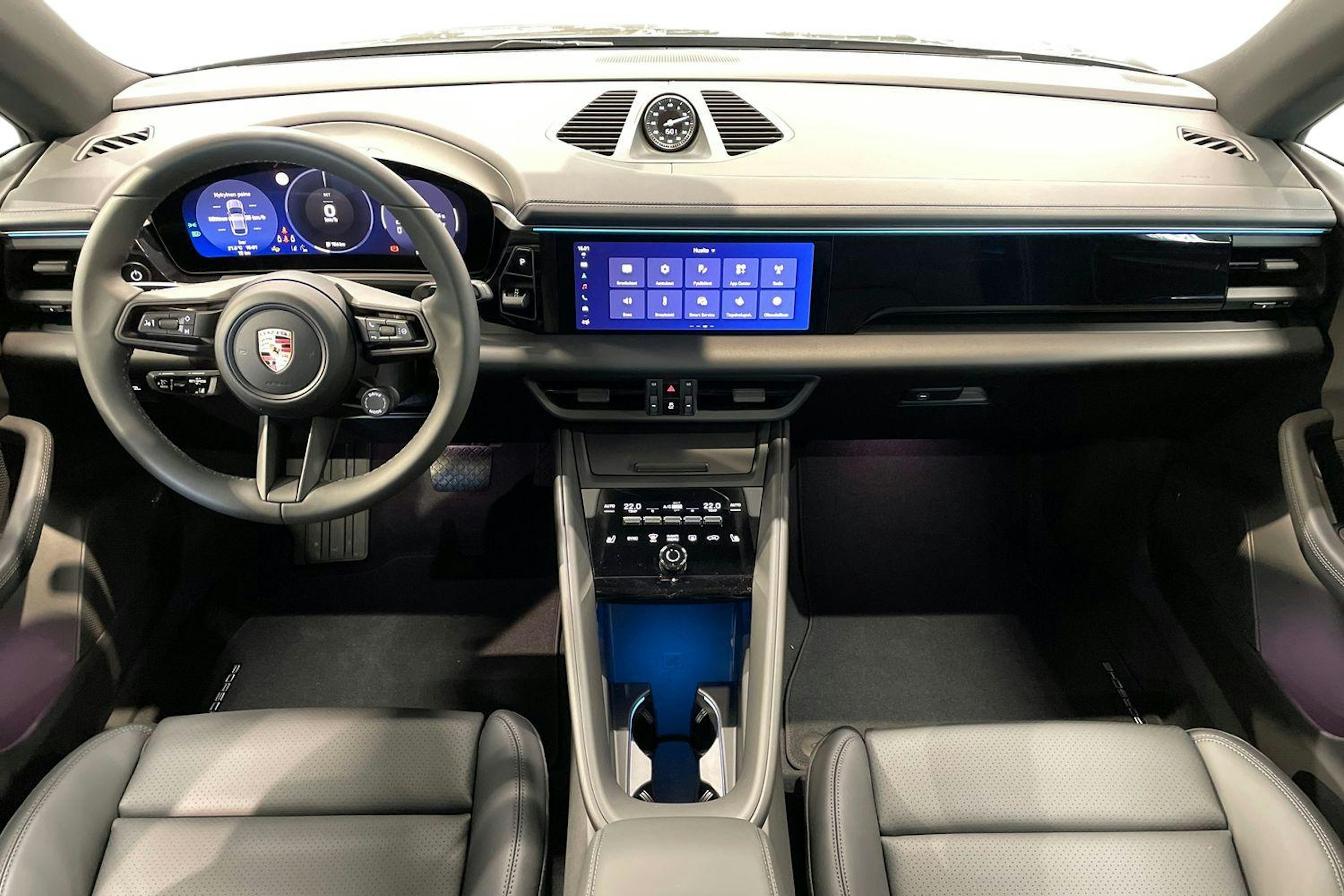 vihreä Porsche Macan 2025 kuva 7.