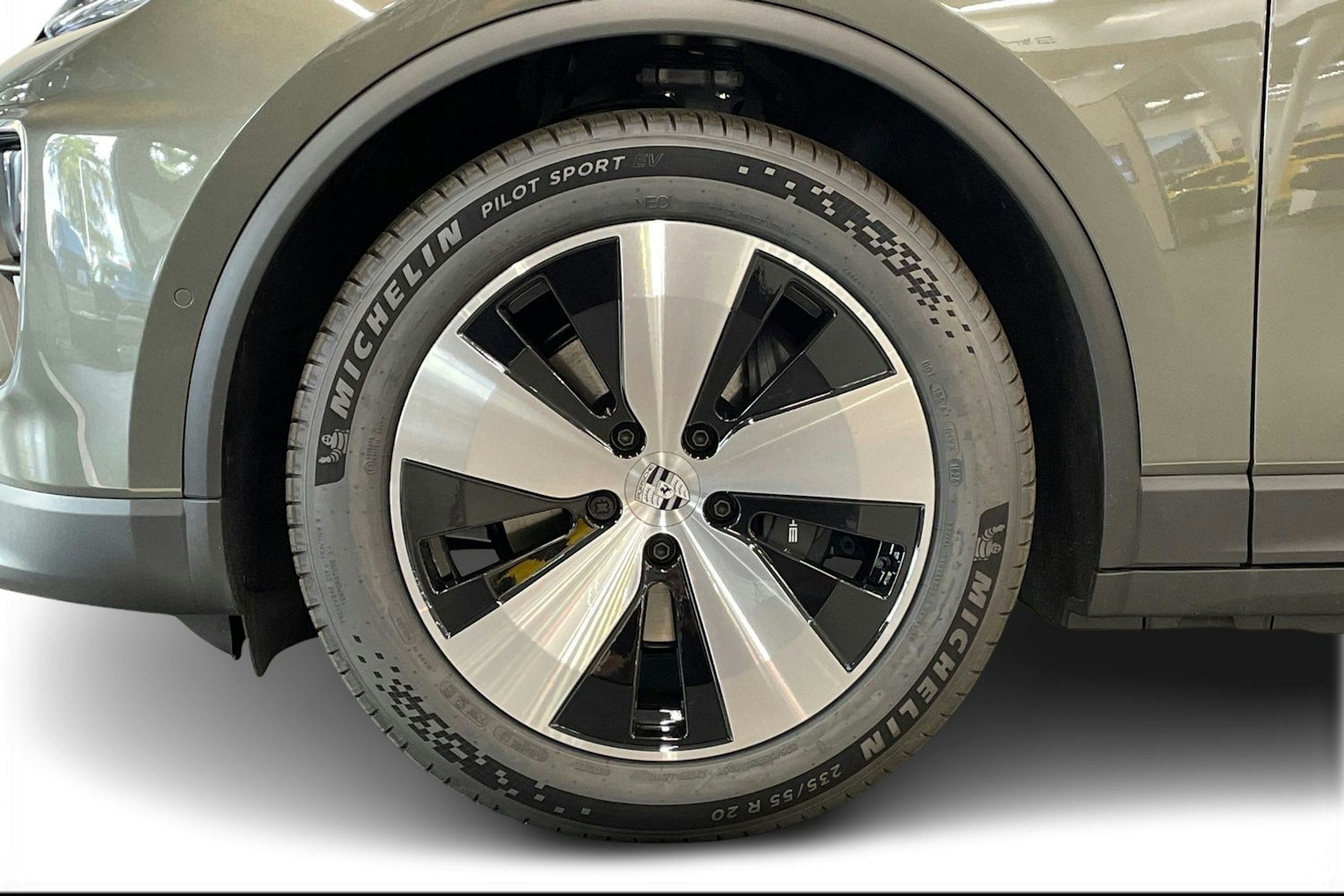 vihreä Porsche Macan 2025 kuva 9.