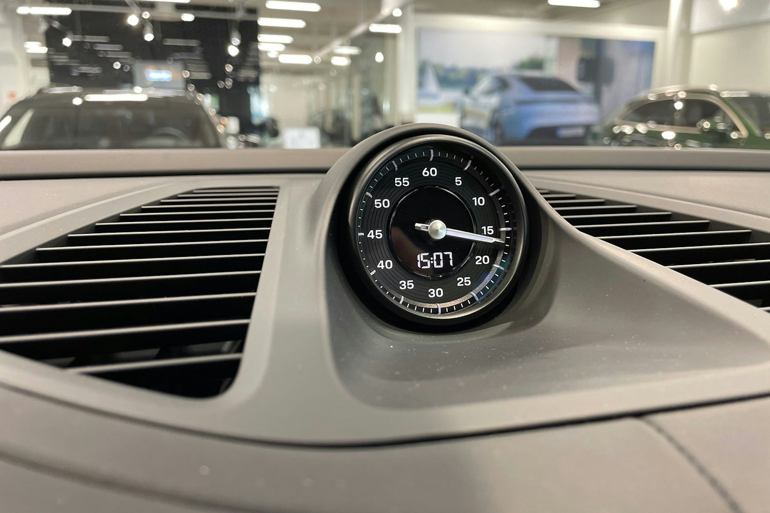 vihreä Porsche Macan 2025 kuva 16.