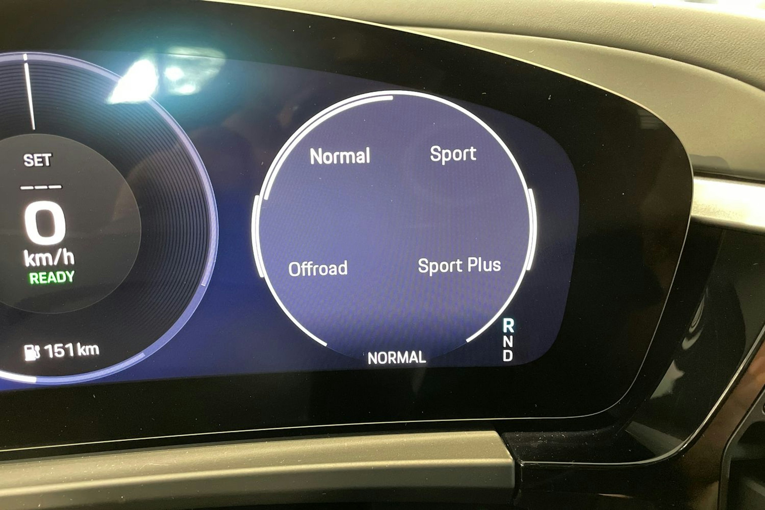 vihreä Porsche Macan 2025 kuva 17.