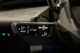 vihreä Porsche Macan 2025 kuva 18.