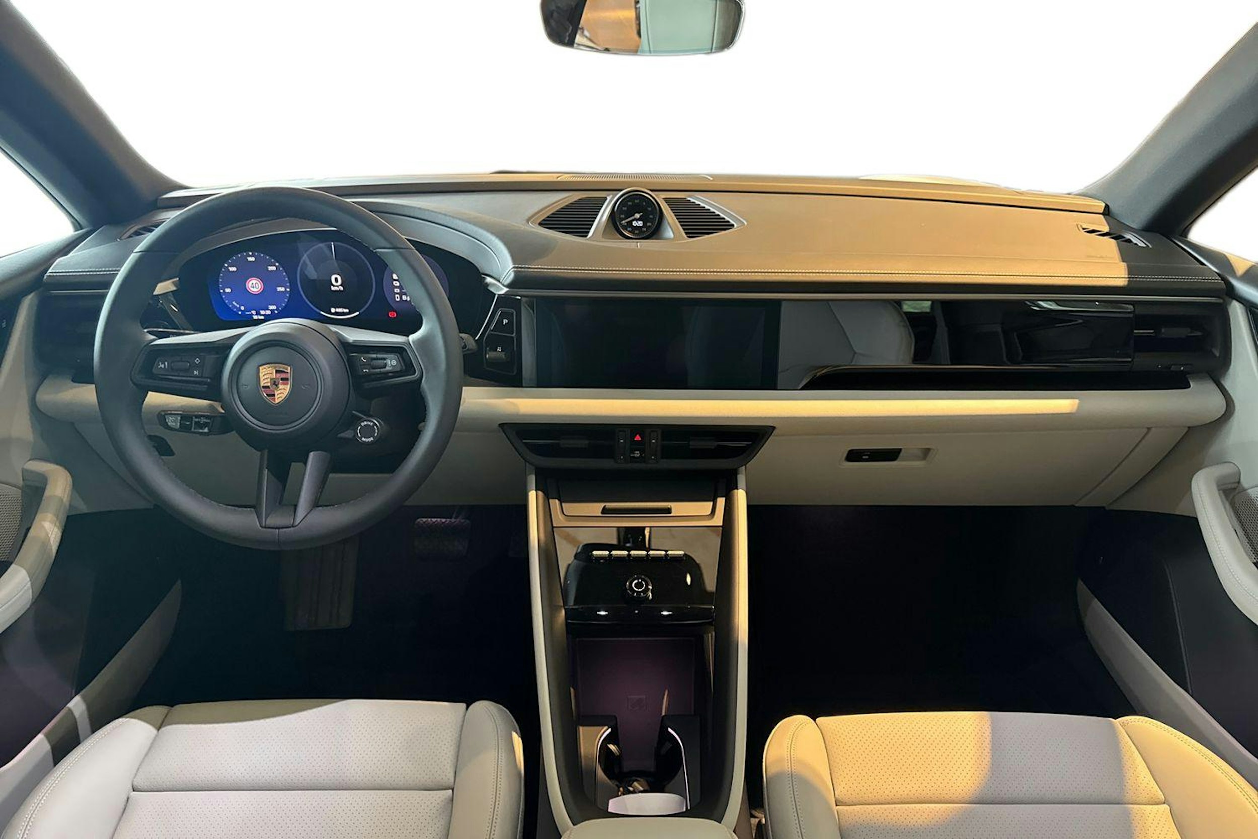 harmaa Porsche Macan 2025 kuva 7.
